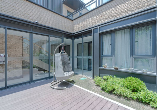 Hoe verwijder je vetvlekken van de barbecue uit je terrastegels zonder ze te beschadigen